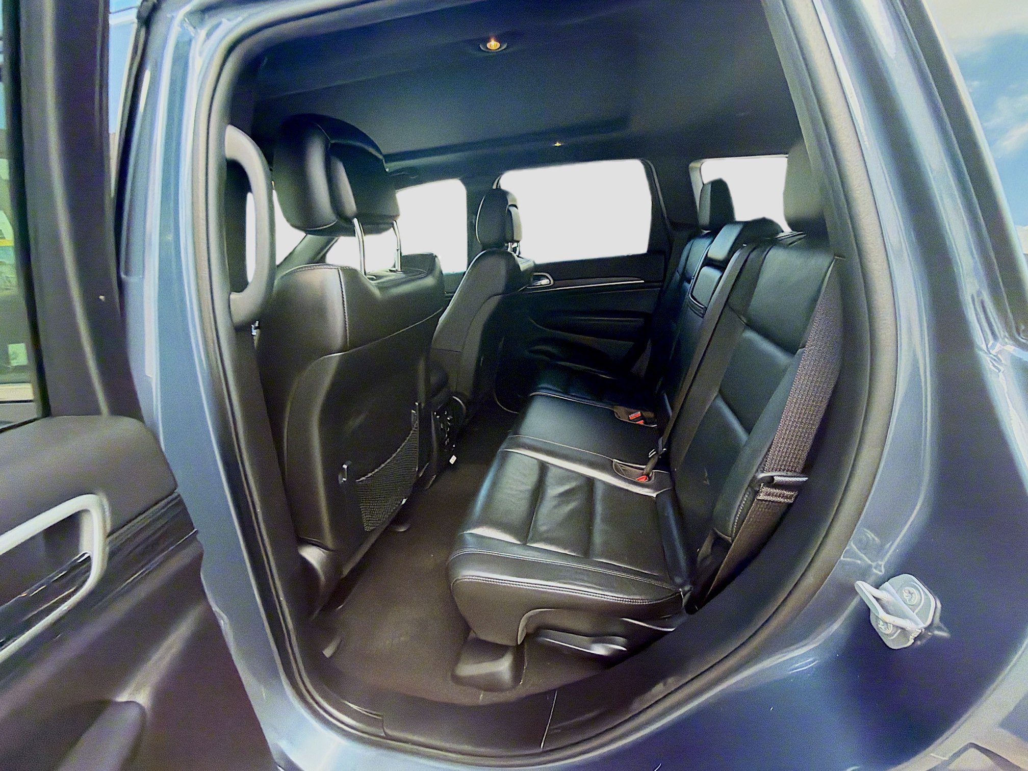 Used 2021 Jeep Grand Cherokee Limited w/ Sun & Sound Group RWD image 24