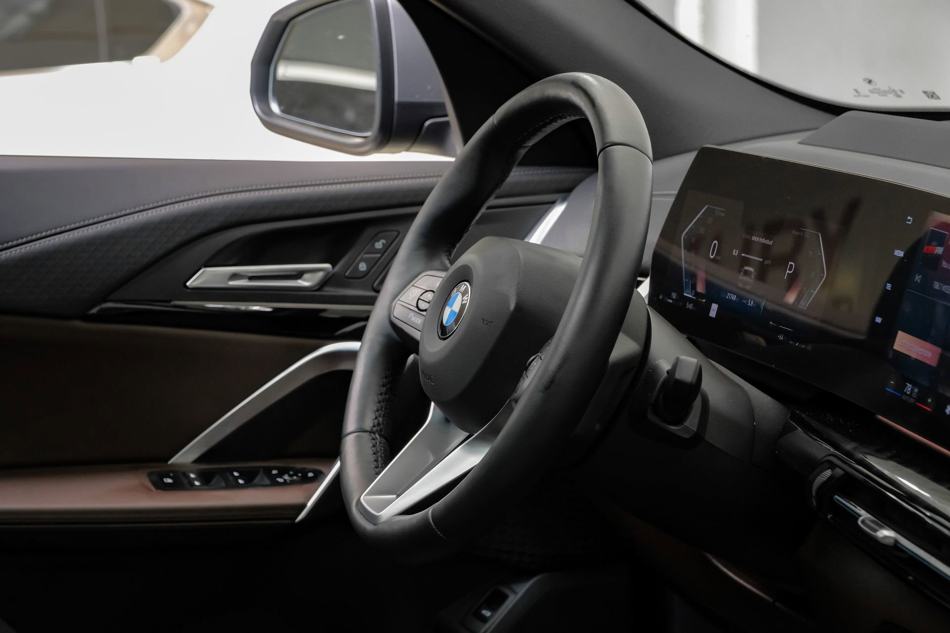 Used 2025 BMW X2 xDrive28i AWD/4WD image 18