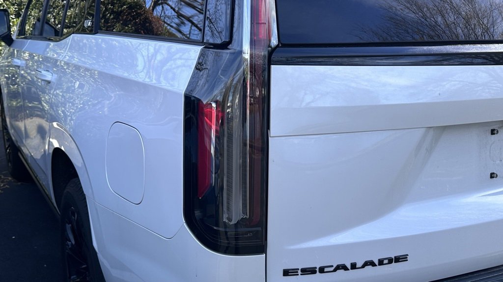 Used 2023 Cadillac Escalade Sport Platinum w/ LPO, ONYX Package image 9