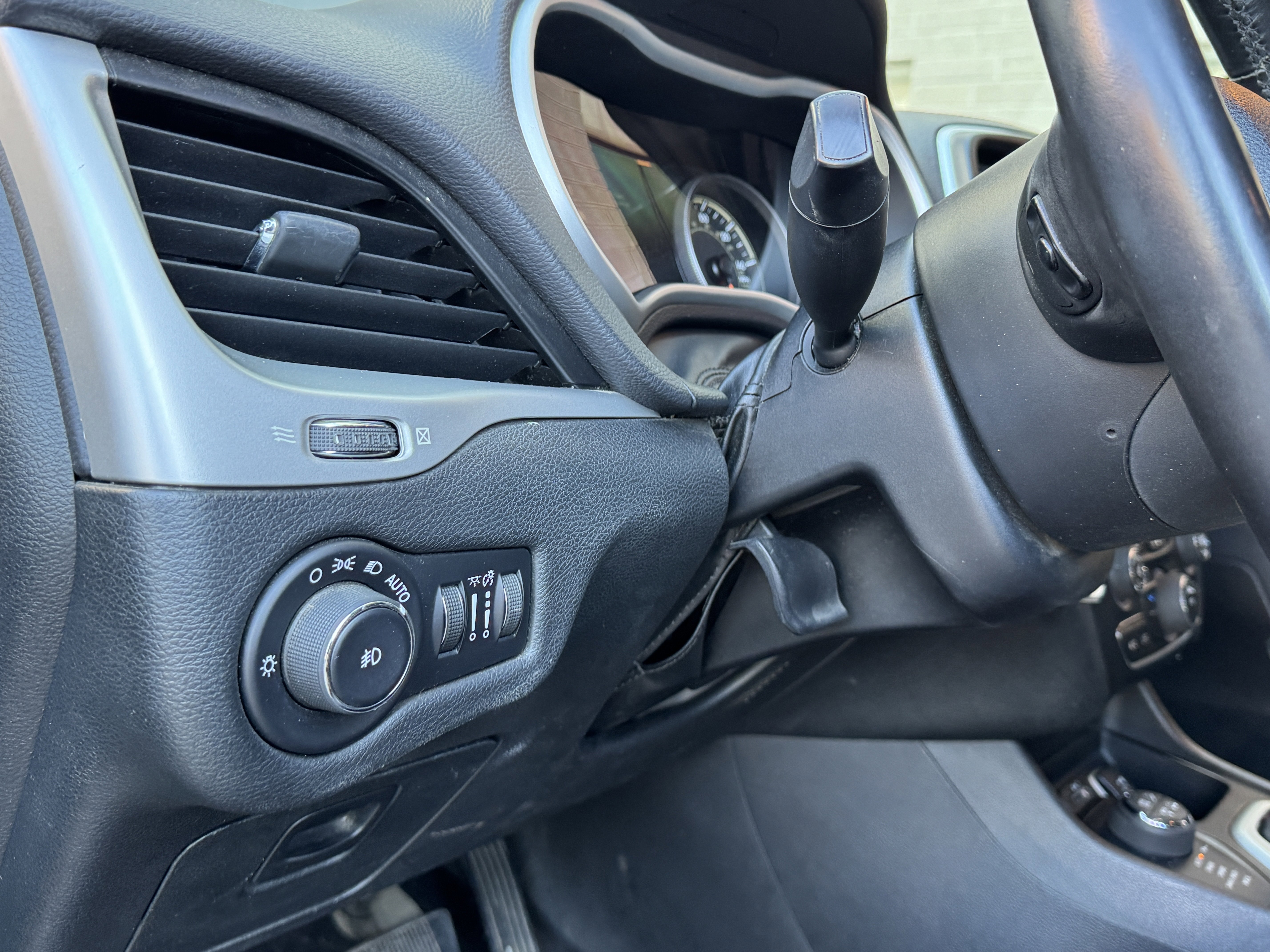 Used 2016 Jeep Cherokee Trailhawk image 17