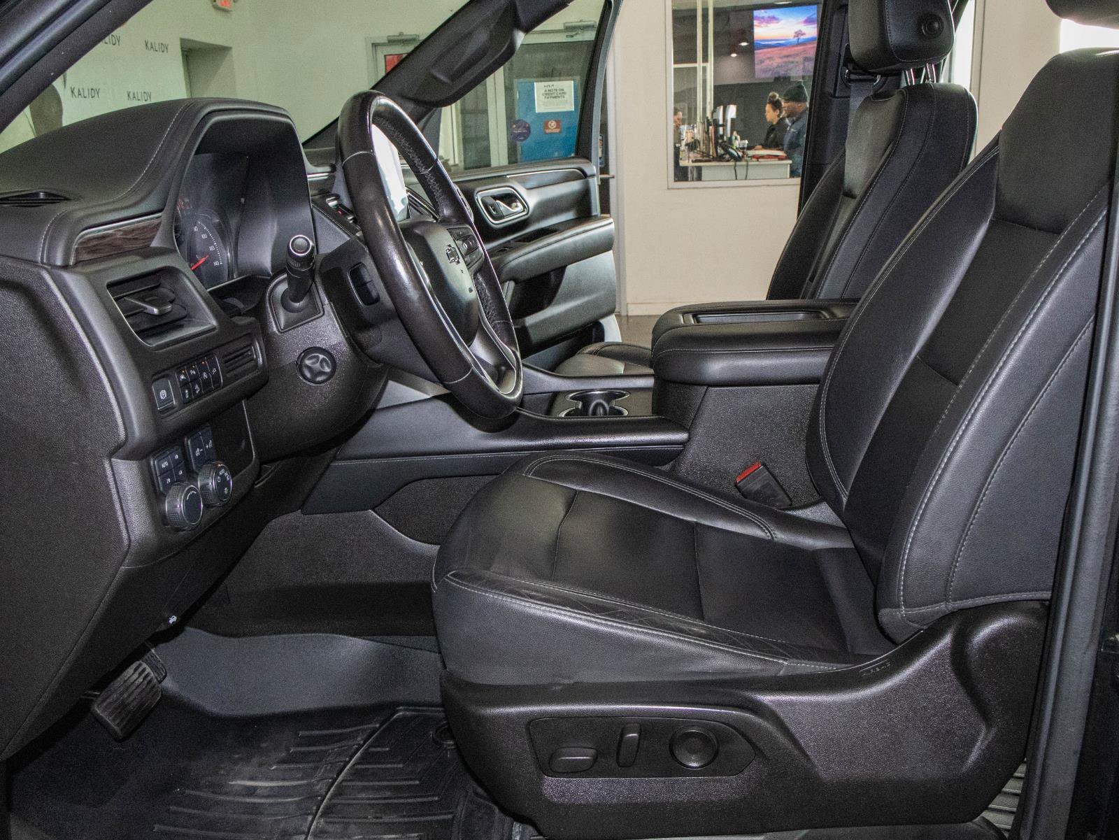 Used 2021 Chevrolet Tahoe Z71 w/ Luxury Package image 7