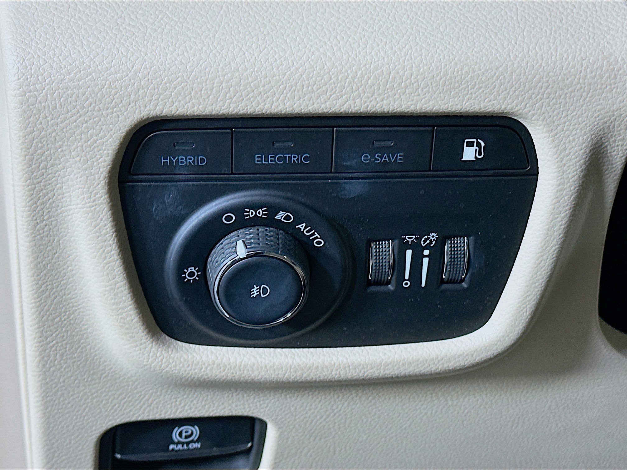 Used 2022 Jeep Grand Cherokee Limited 4xe w/ Luxury Tech Group II AWD/4WD image 16