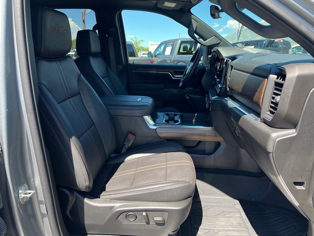 Used 2024 Chevrolet Silverado 3500 High Country w/ High Country Premium Package AWD/4WD image 15