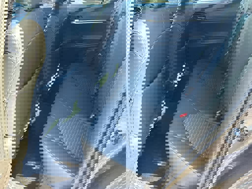 Used 2023 Toyota Camry SE image 18