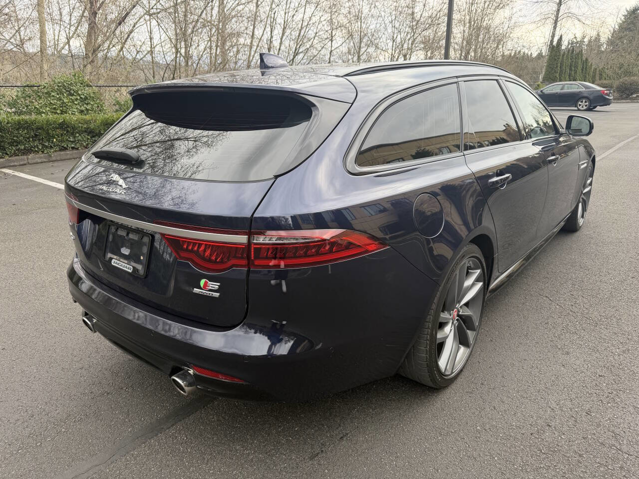 Used 2018 Jaguar XF S image 5