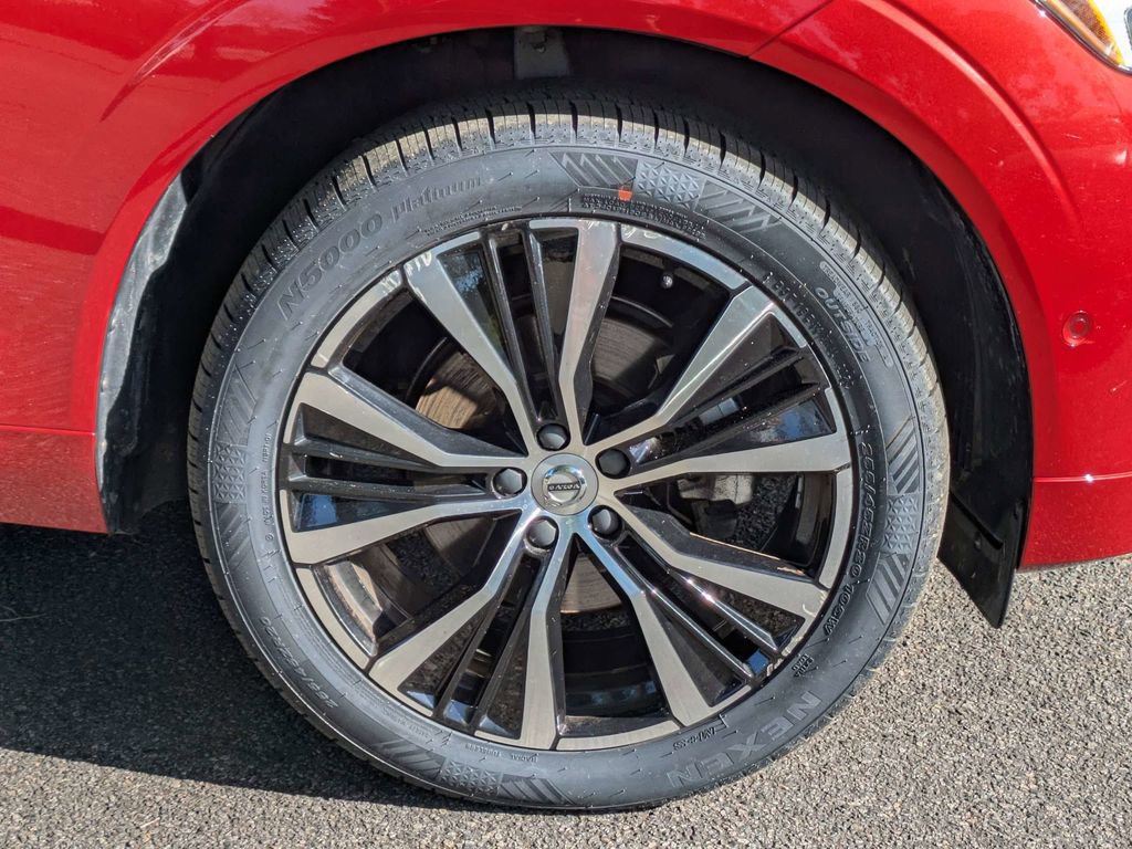 Used 2023 Volvo XC60 B5 Plus w/ Climate Package image 11