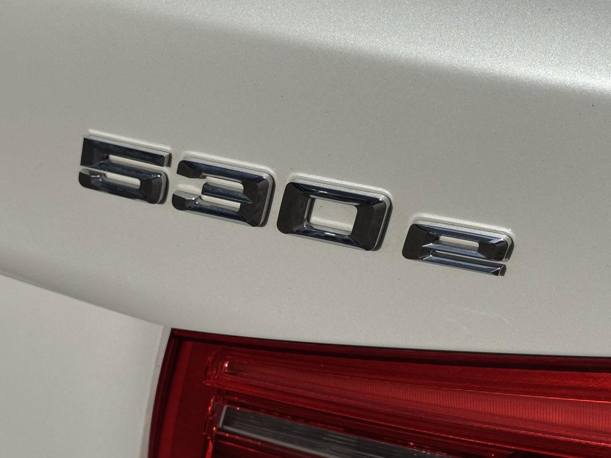 Used 2018 BMW 530e w/ Premium Package 2 image 15