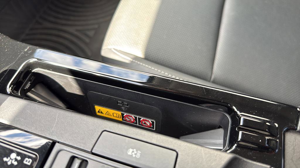 Used 2023 Toyota Prius XLE image 28