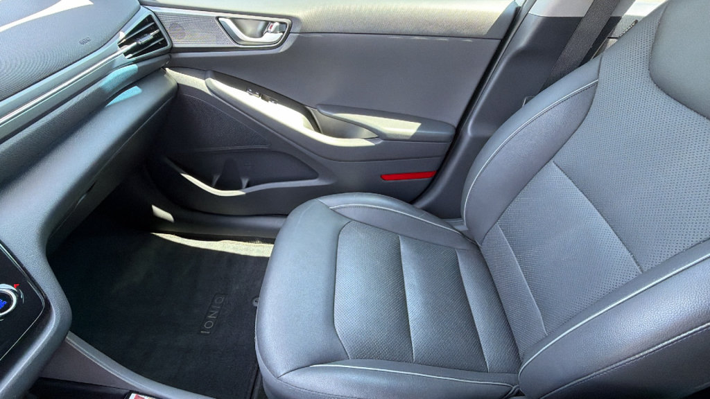 Used 2020 Hyundai Ioniq Limited FWD image 12