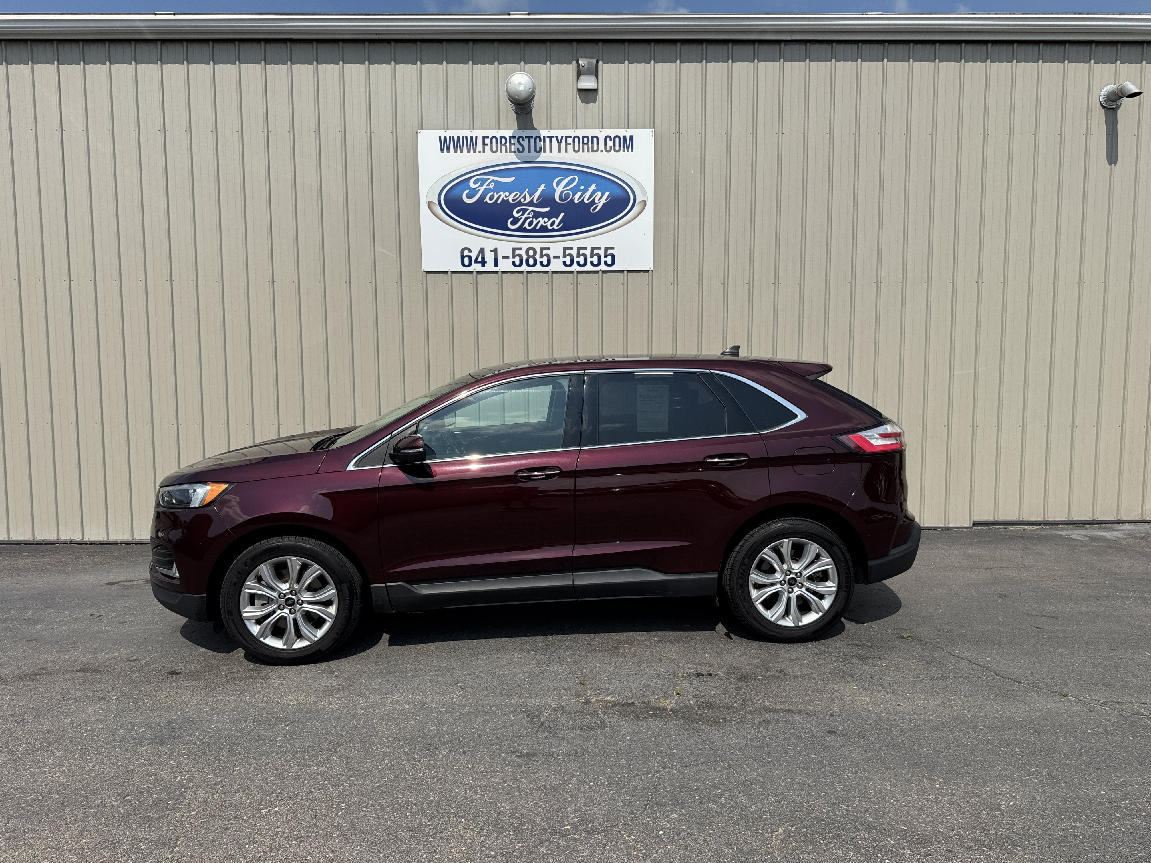 Used 2023 Ford Edge Titanium AWD/4WD image 1
