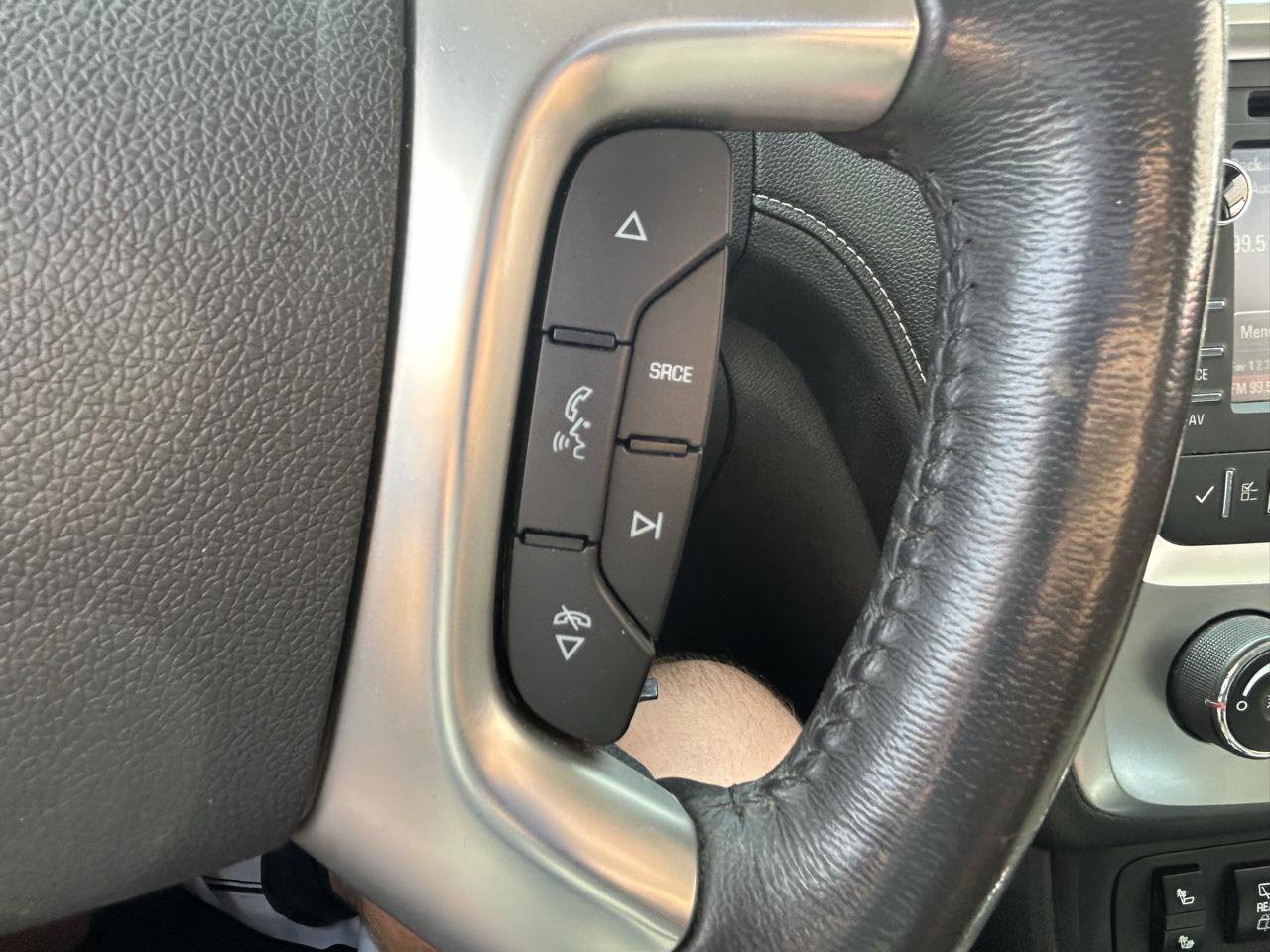 Used 2015 GMC Acadia SLE FWD image 20