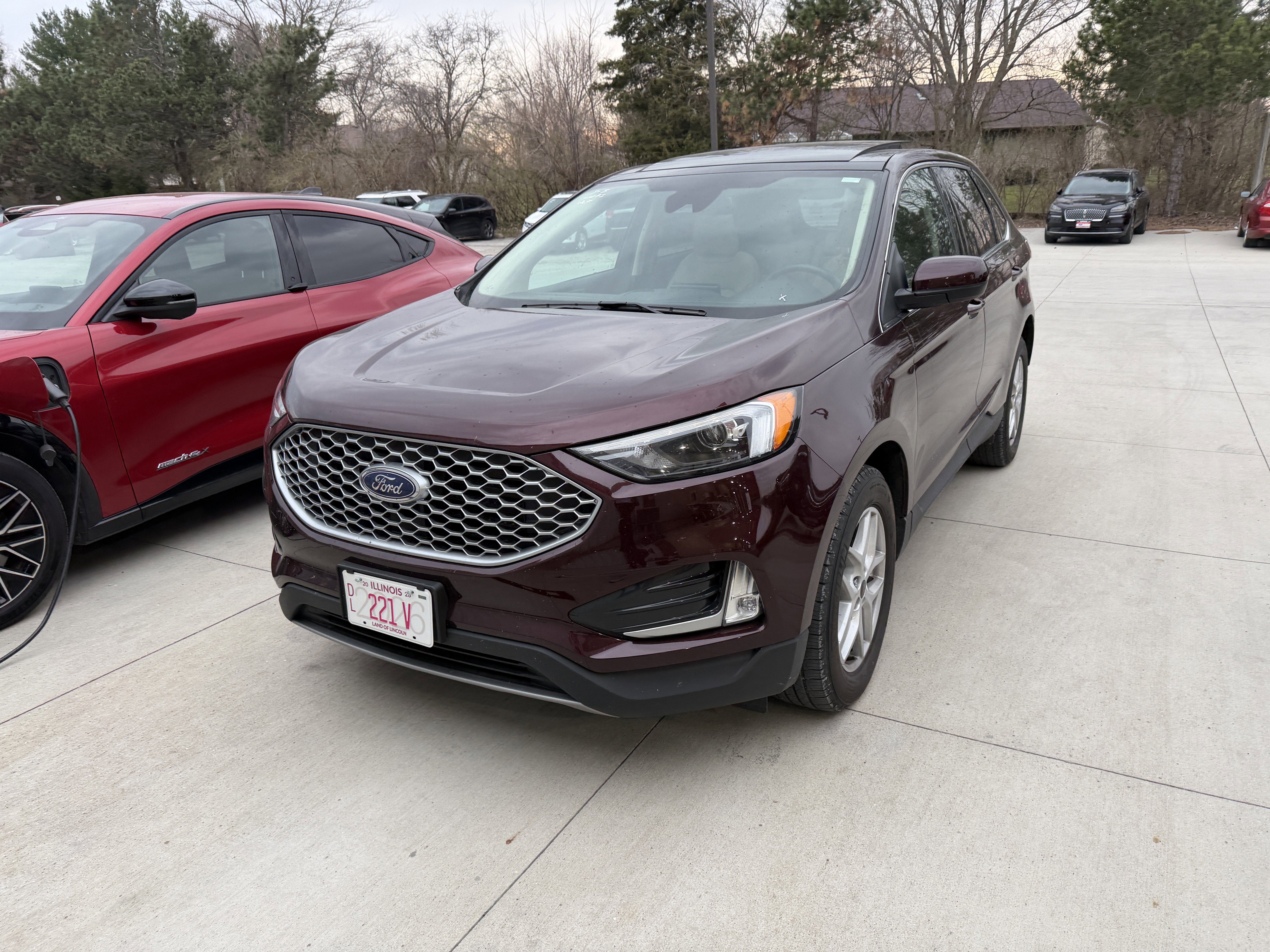 Used 2023 Ford Edge SEL w/ Convenience Package image 2