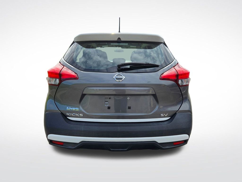 Used 2018 Nissan Kicks SV FWD image 3