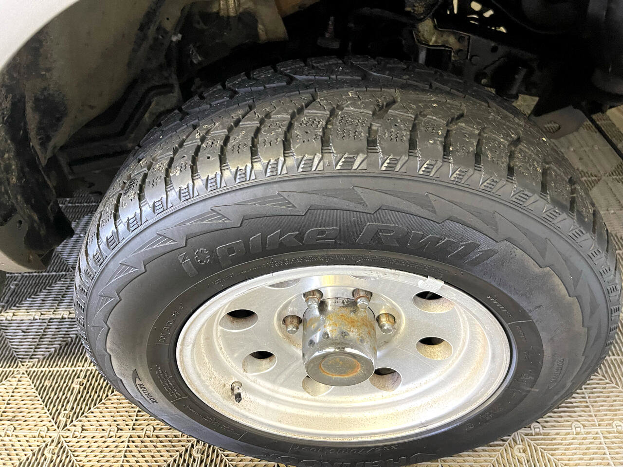 Used 2001 Nissan Frontier SE image 11