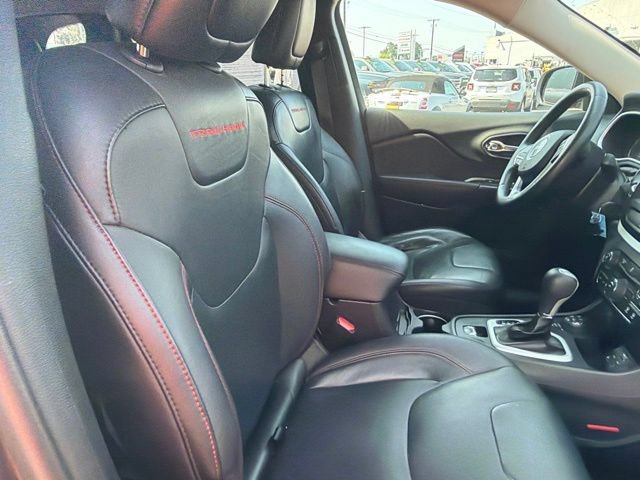 Used 2014 Jeep Cherokee Trailhawk w/ Leather Interior Group AWD/4WD image 9
