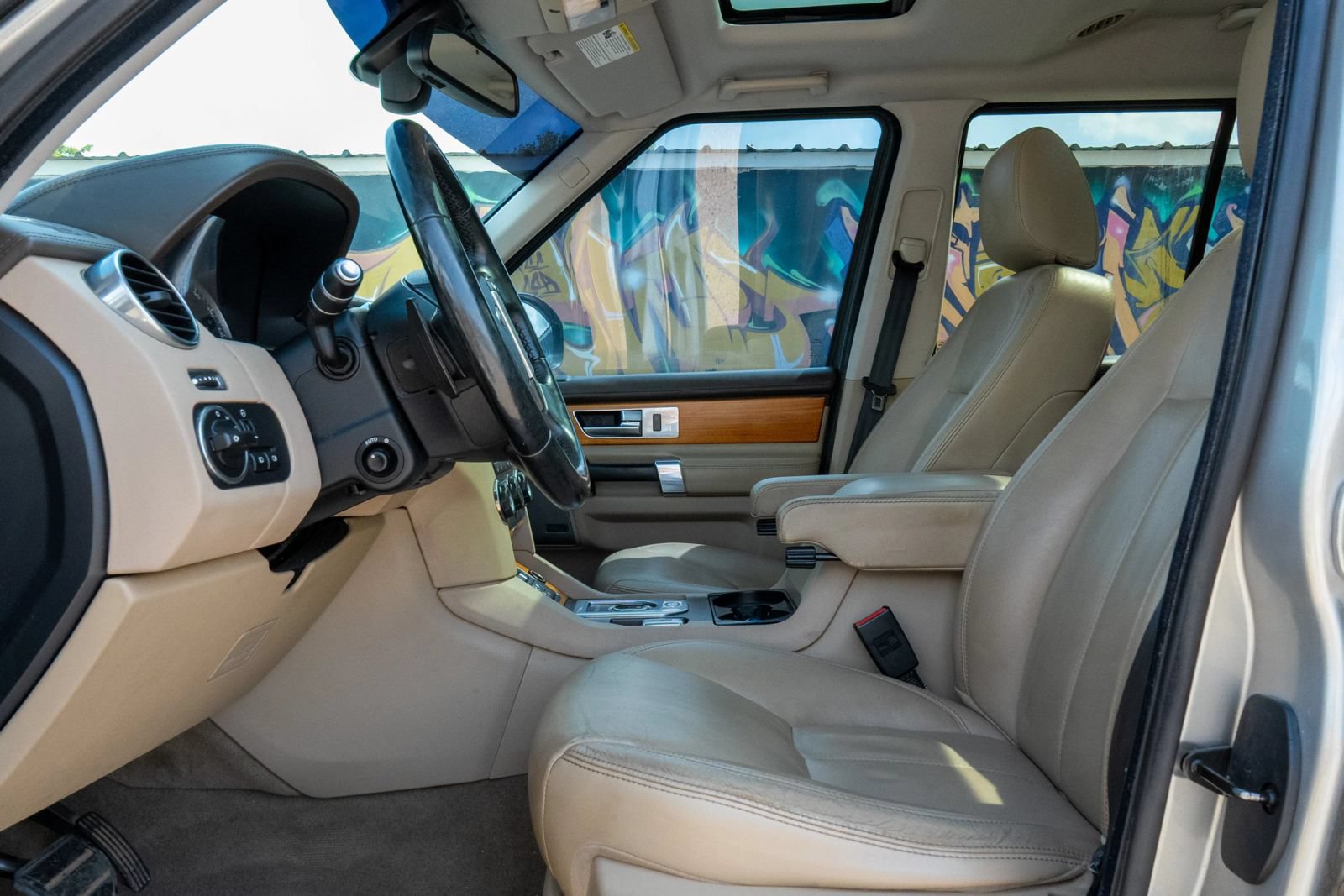 Used 2014 Land Rover LR4 HSE LUX AWD/4WD image 29