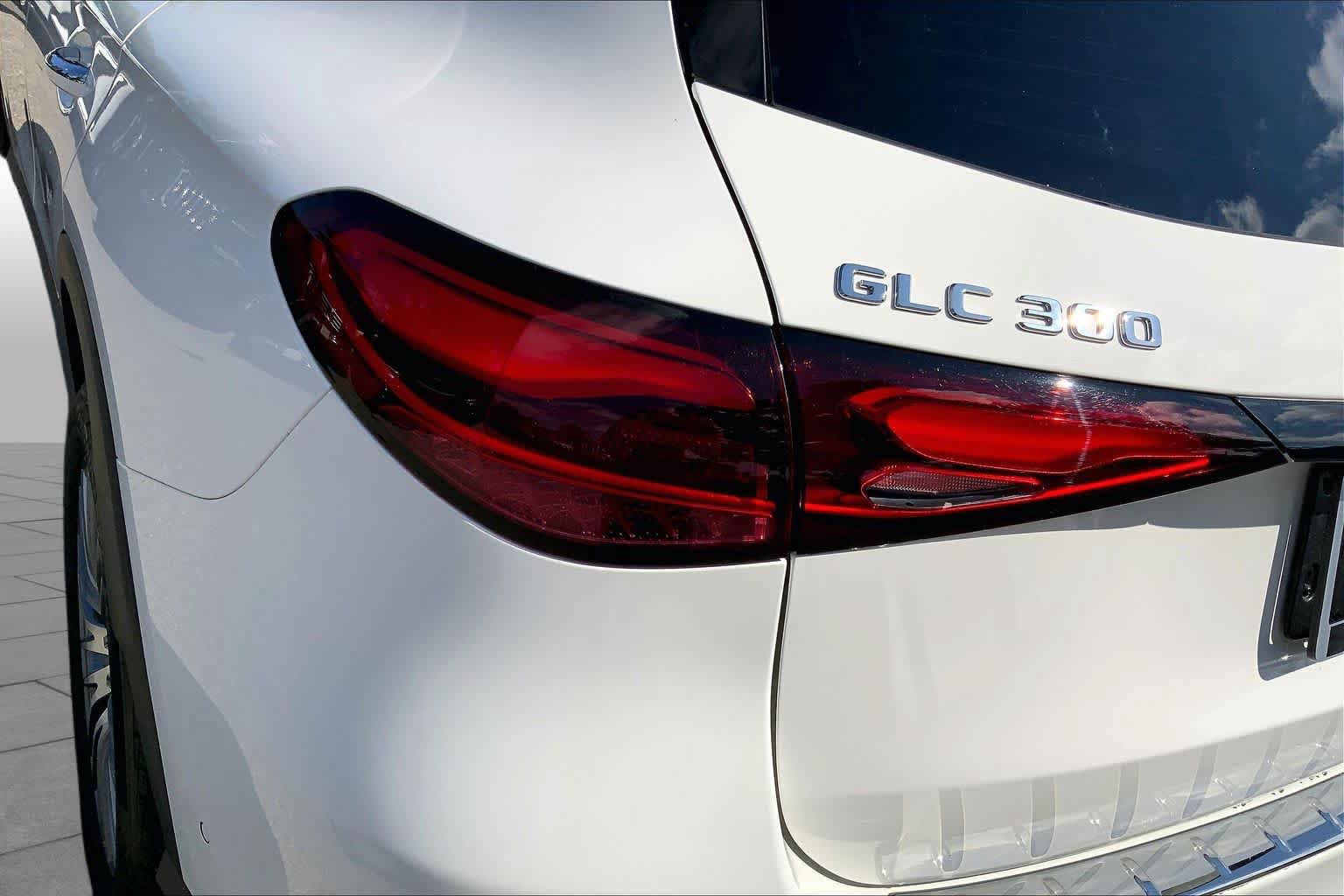 Used 2025 Mercedes-Benz GLC 300 4MATIC image 28