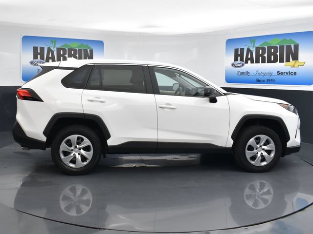 Used 2022 Toyota RAV4 LE FWD image 6