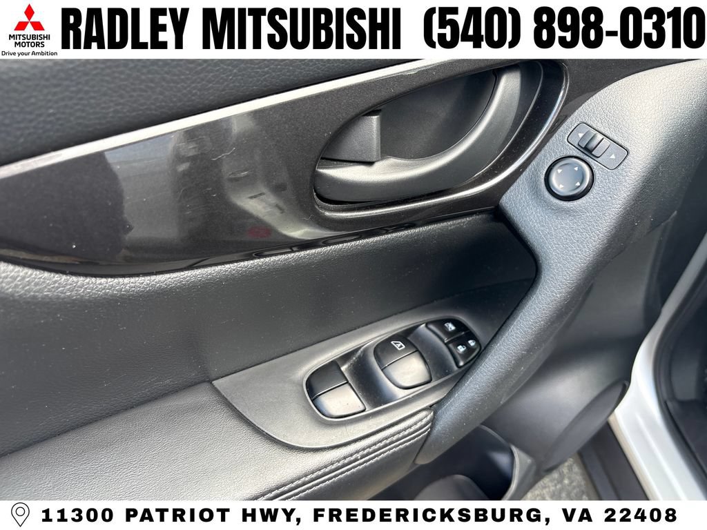 Used 2020 Nissan Rogue S AWD/4WD image 5