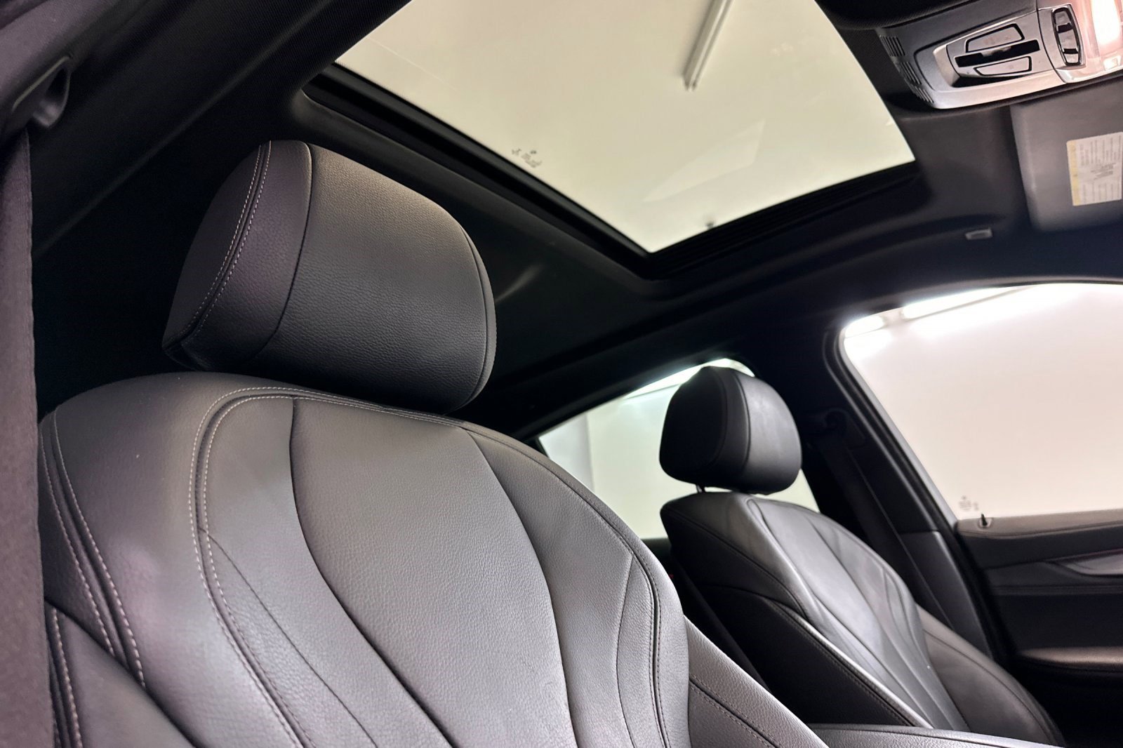 Used 2019 BMW X6 xDrive35i w/ M Sport Package image 25