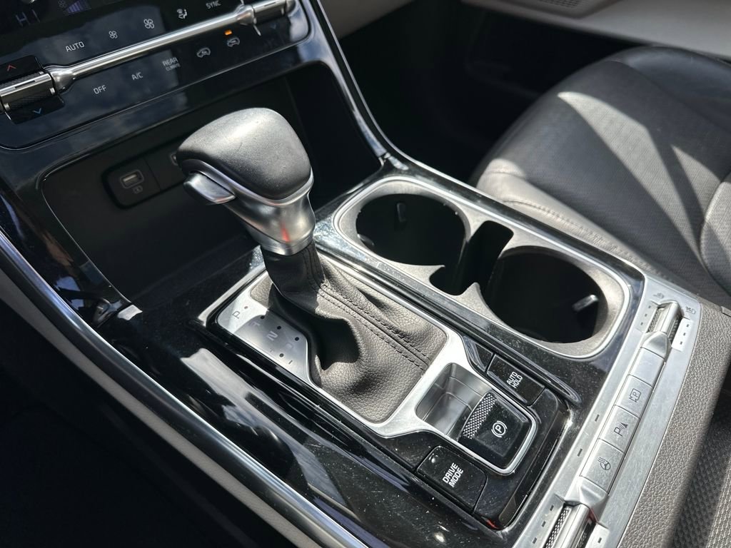 Used 2022 Kia Carnival SX Prestige image 16