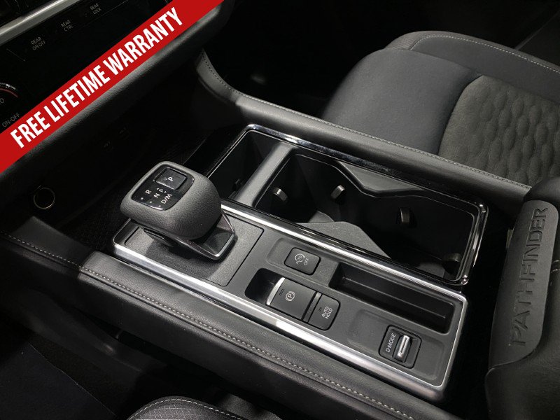 Used 2025 Nissan Pathfinder SV FWD image 37