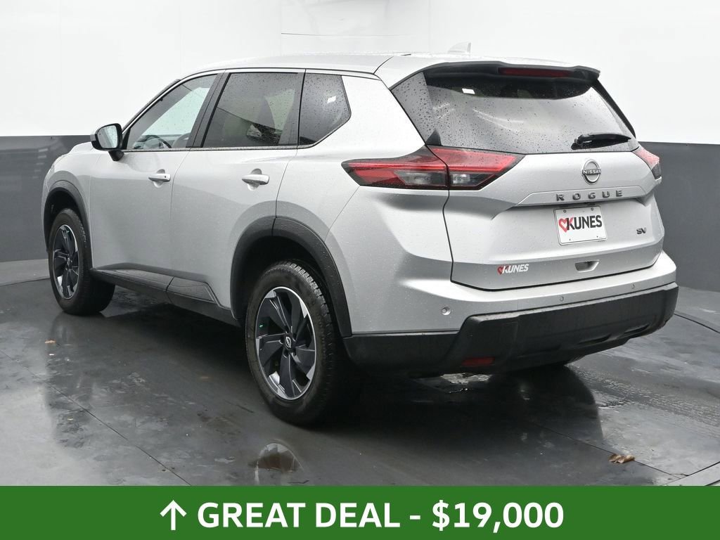 Used 2024 Nissan Rogue SV image 10