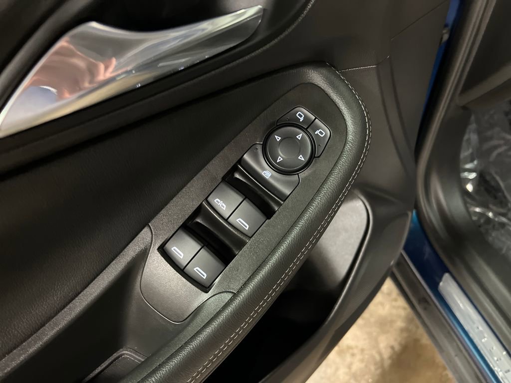 Certified 2020 Buick Encore GX Preferred w/ Cold Weather Comfort Package AWD/4WD image 16