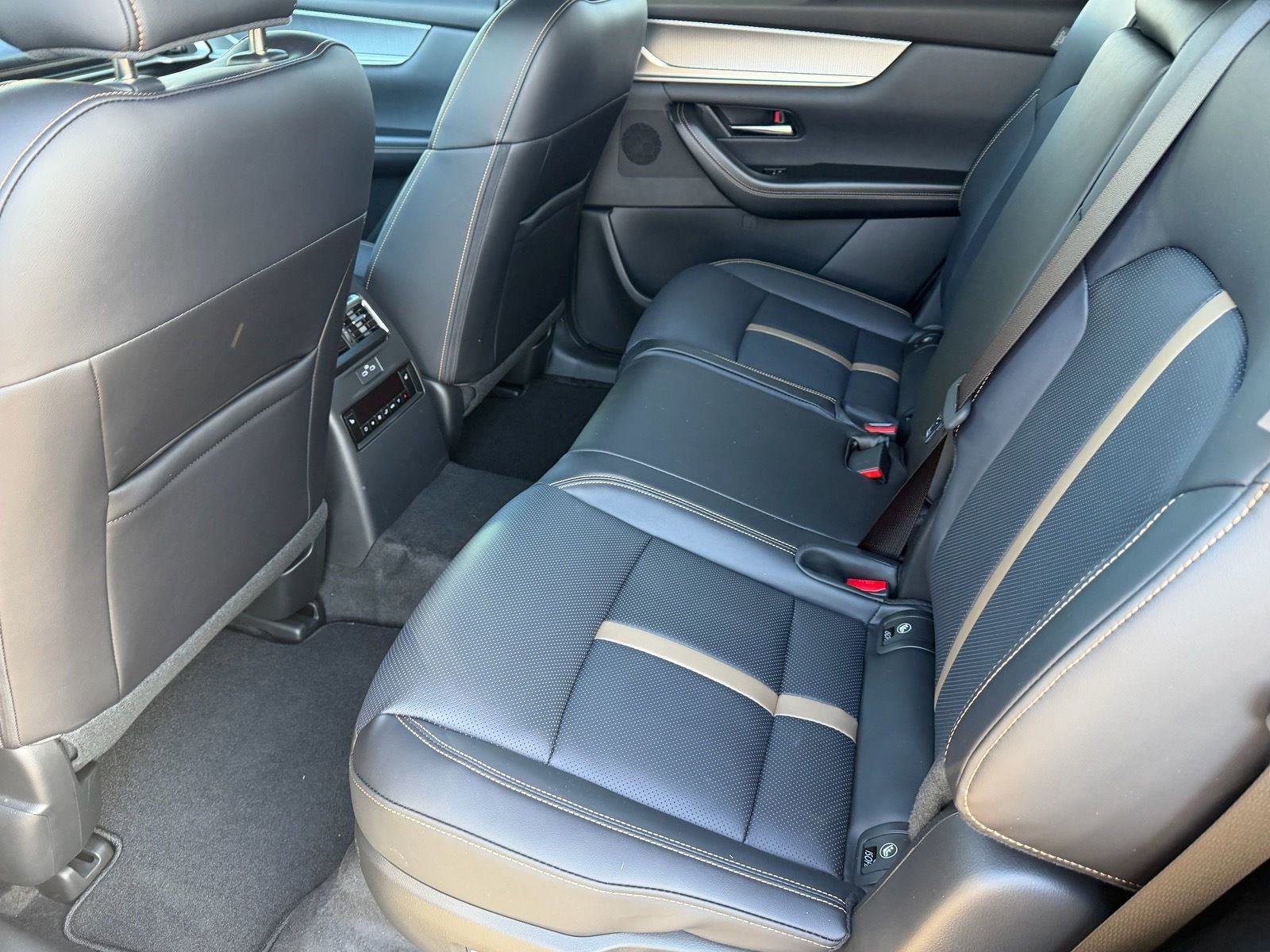 New 2026 MAZDA CX-90 Plug-In Hybrid w/ Premium Plus image 18