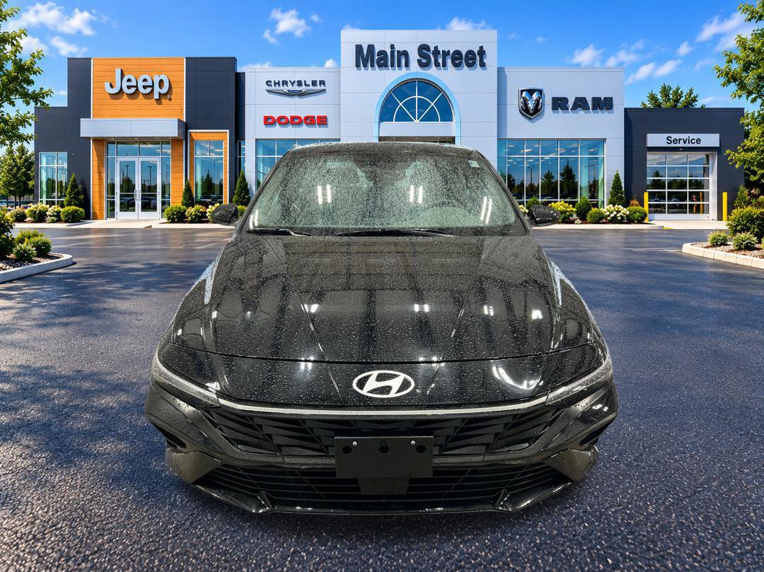 Used 2025 Hyundai Elantra SEL FWD image 8