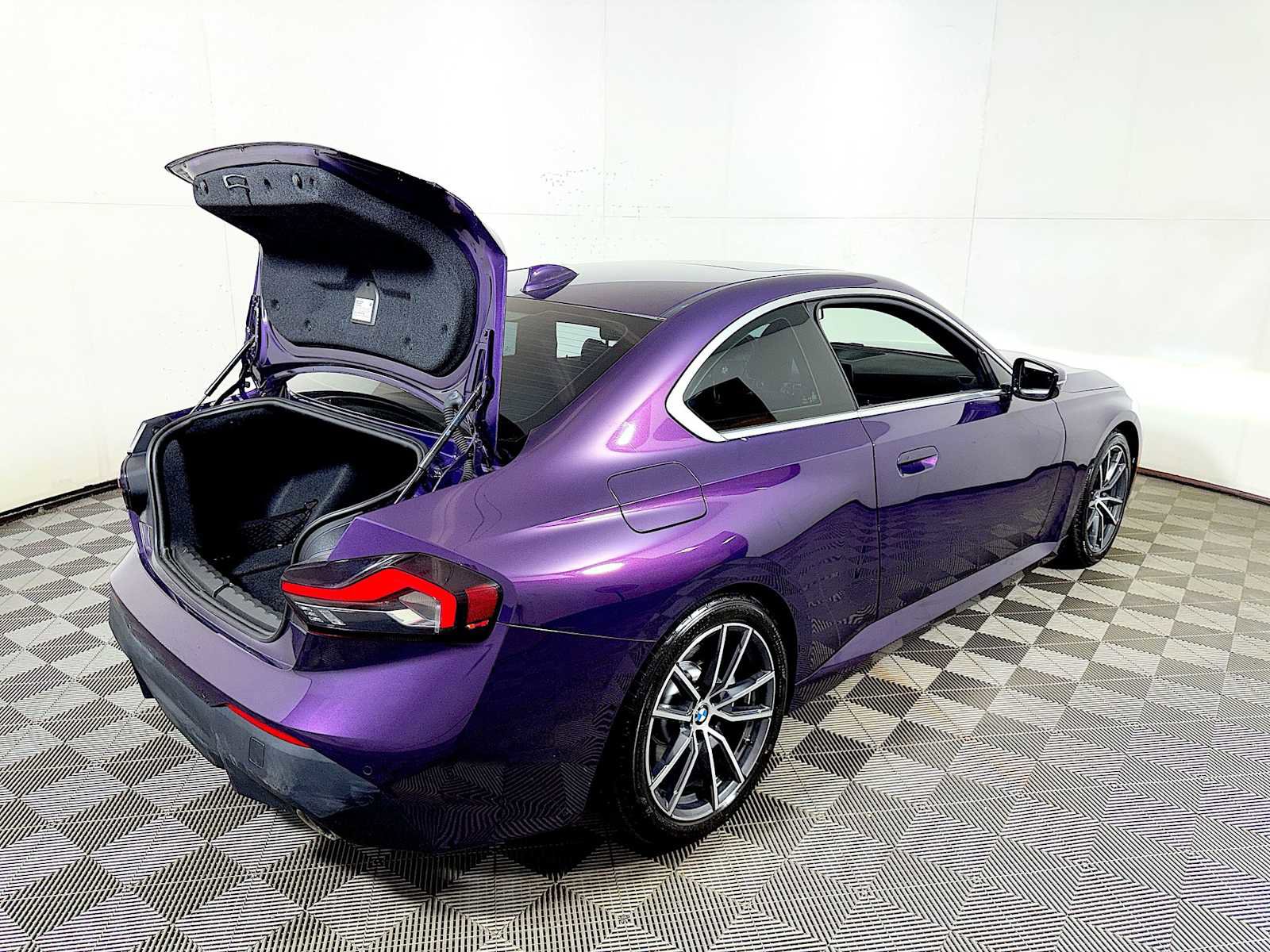 Used 2022 BMW 230i Coupe w/ Convenience Package RWD image 23