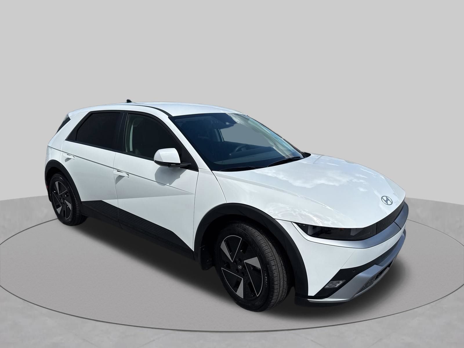 Used 2026 Hyundai Ioniq 5 SEL RWD image 3
