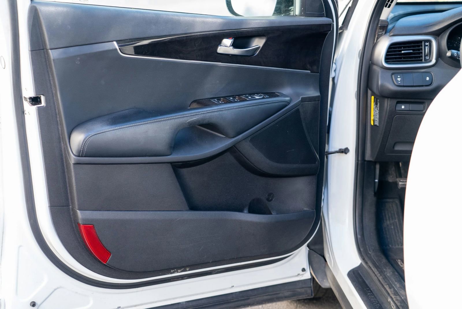 Used 2017 Kia Sorento LX image 22