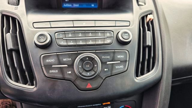 Used 2018 Ford Focus SE image 15