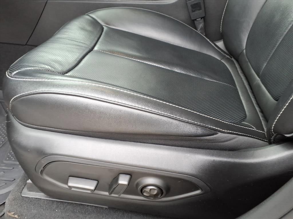 Used 2023 Jeep Grand Cherokee Altitude image 14