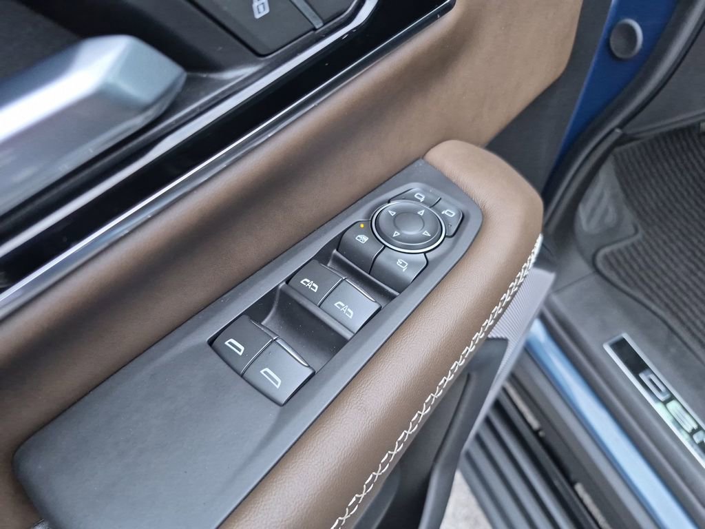 Certified 2025 GMC Yukon Denali Ultimate AWD/4WD image 18