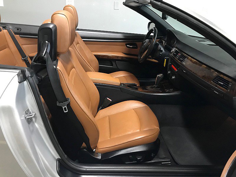 Used 2013 BMW 328i Convertible RWD image 21