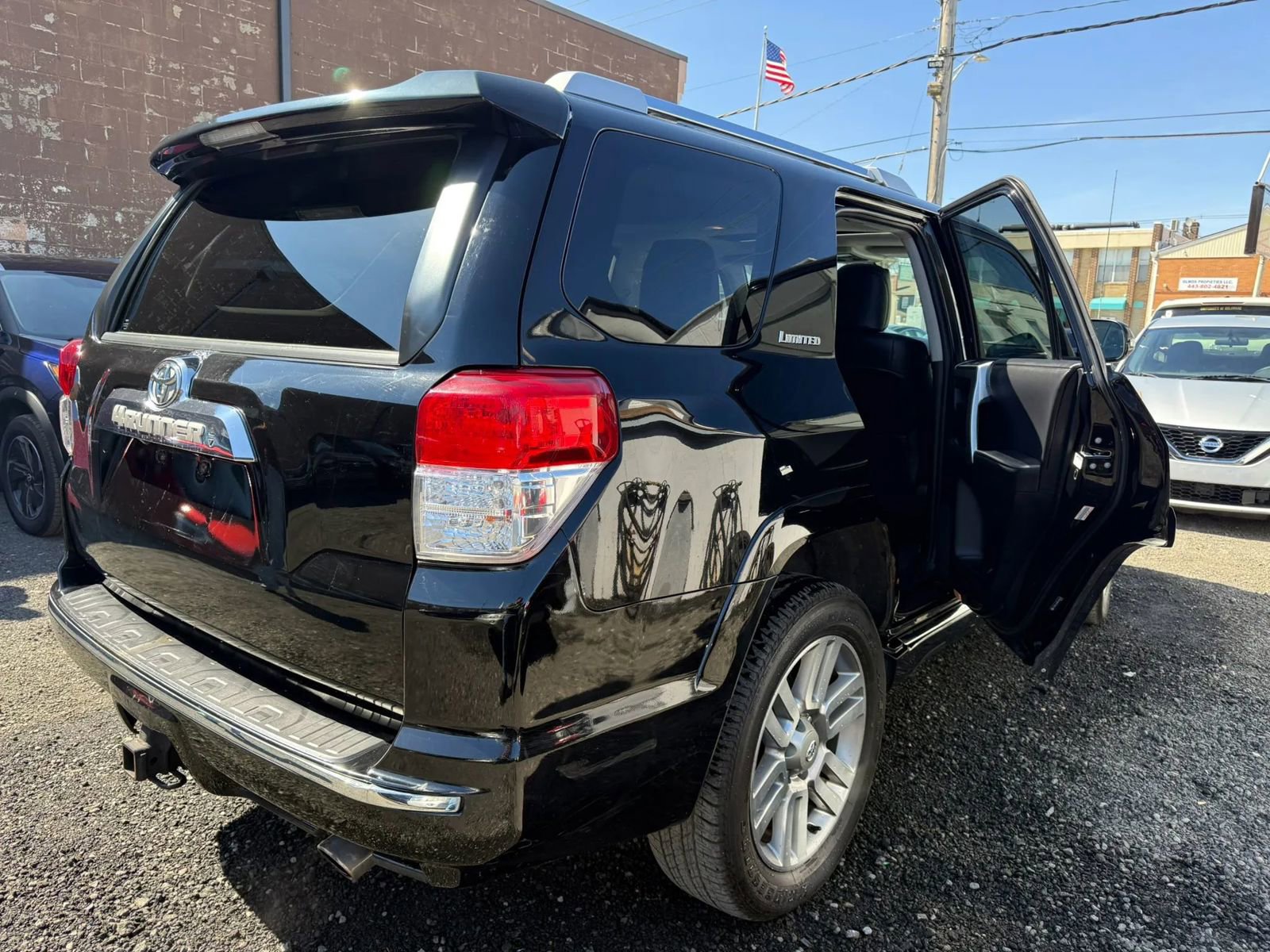 Used 2011 Toyota 4Runner Limited w/ Convenience Pkg image 5