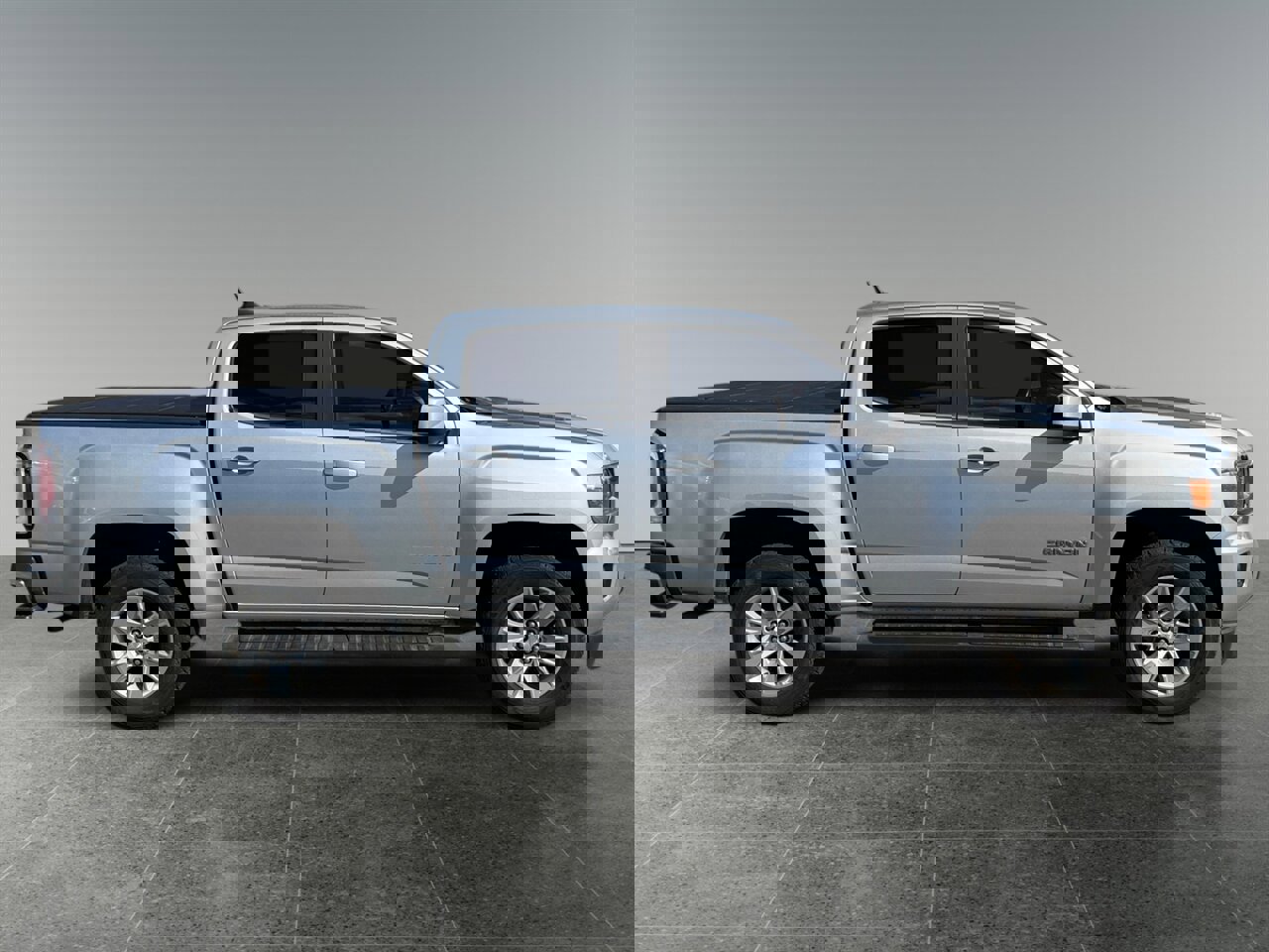 Used 2017 GMC Canyon SLE w/ SLE Convenience Package image 7