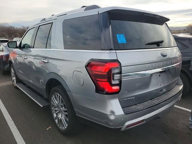 Used 2024 Ford Expedition Limited image 3