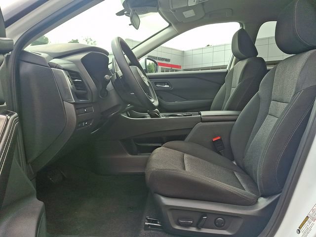 Used 2024 Nissan Rogue SV AWD/4WD image 13