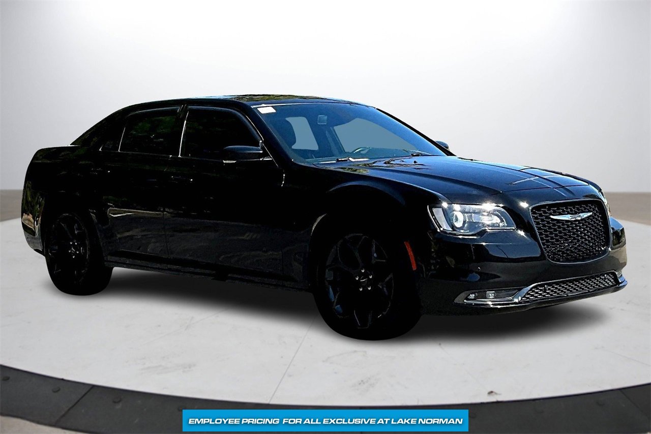 Certified 2019 Chrysler 300 S w/ 300S Premium Group