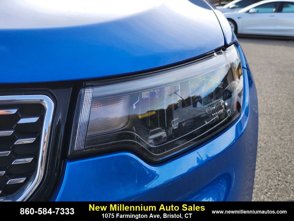 Used 2024 Jeep Compass Limited image 10