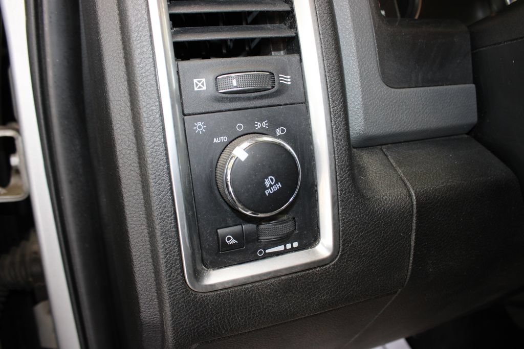 Used 2019 RAM 1500 Big Horn AWD/4WD image 18