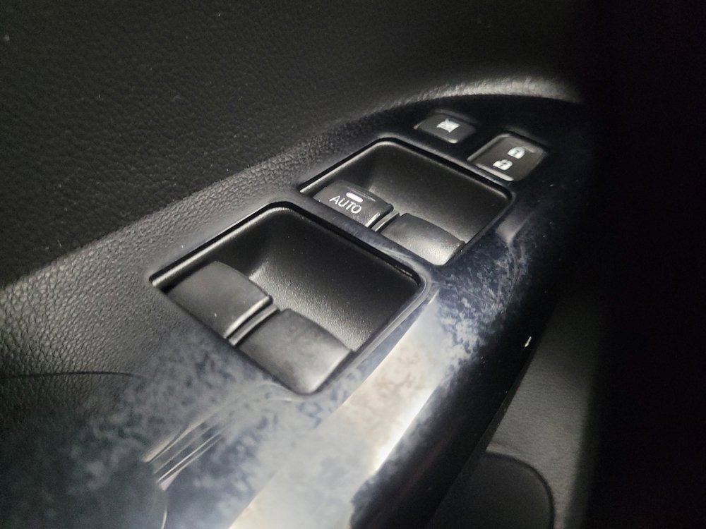Used 2020 Mitsubishi Eclipse Cross AWD image 27