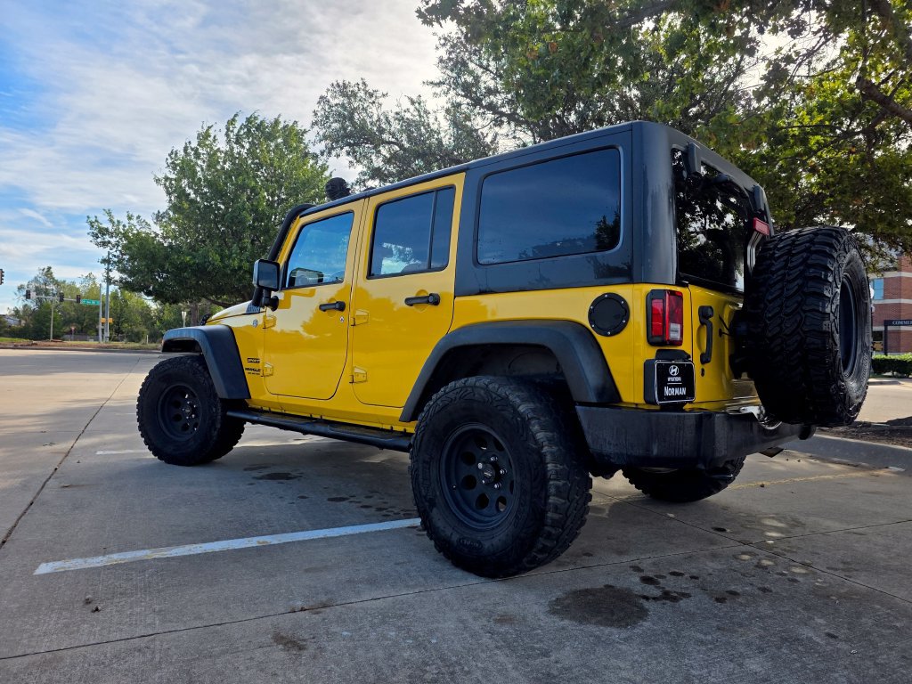 Used 2015 Jeep Wrangler Unlimited Sport w/ Quick Order Package 24S AWD/4WD image 9