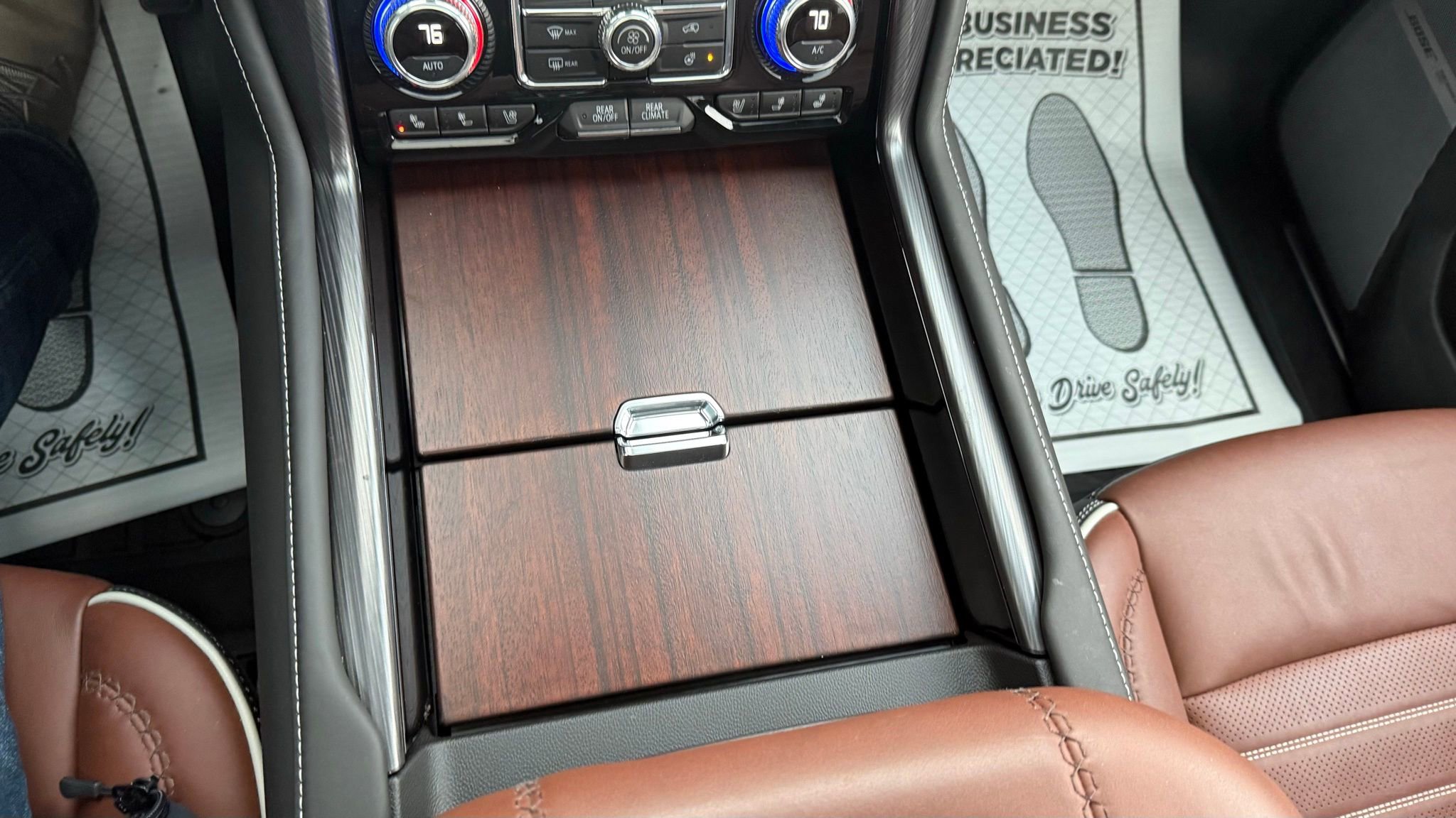 Used 2024 GMC Yukon XL Denali Ultimate image 50