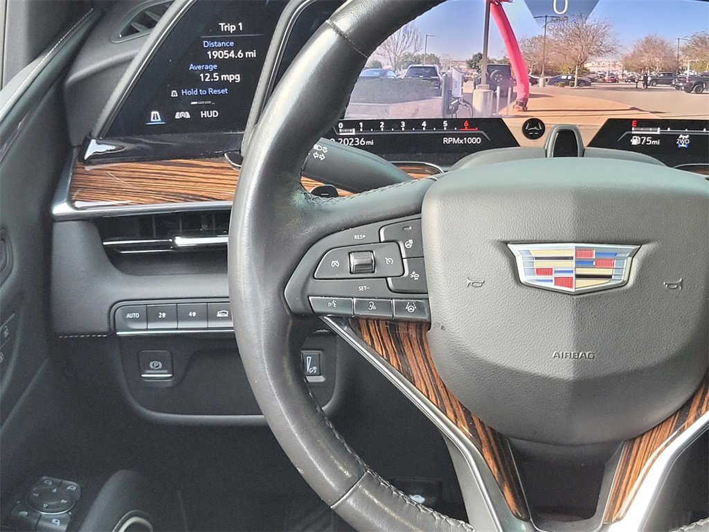 Used 2022 Cadillac Escalade Premium Luxury image 12