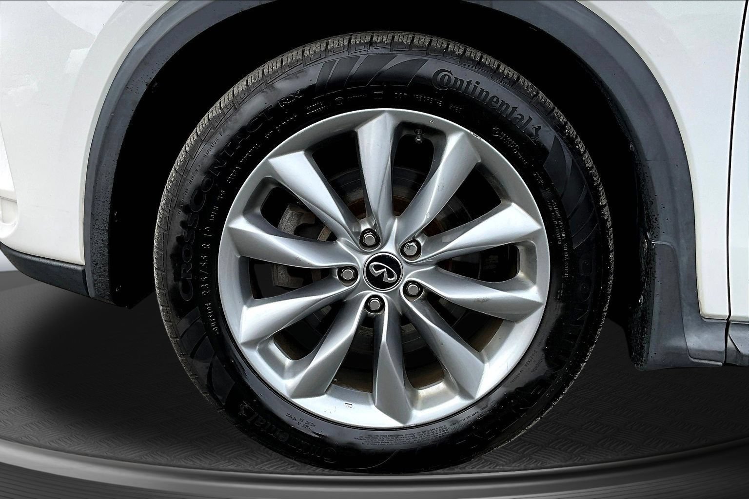 Used 2019 INFINITI QX50 Luxe w/ Navigation Package AWD/4WD image 29