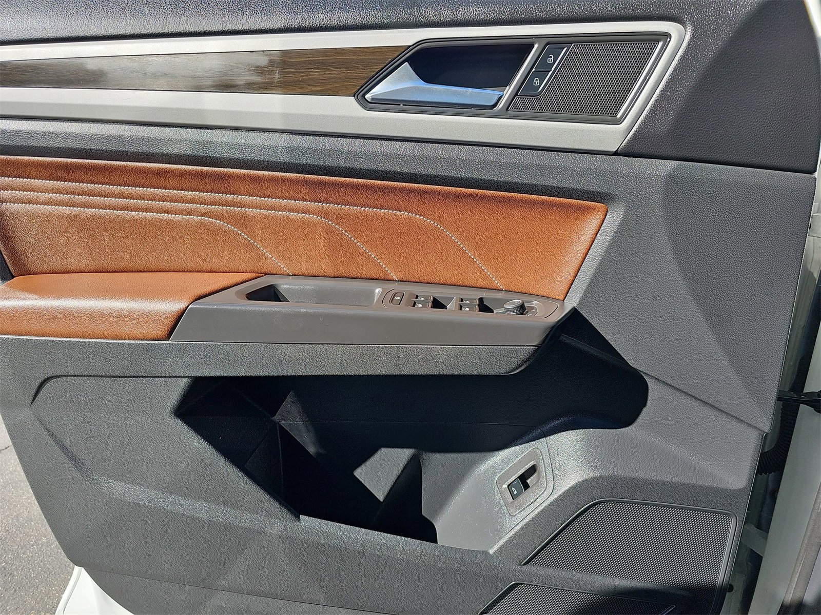 Used 2023 Volkswagen Atlas SE w/ Panoramic Sunroof Package image 28